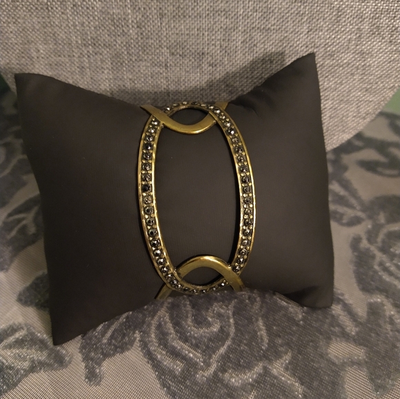 Paparazzi Never a Dull Moment brass bracelet - Picture 4 of 13